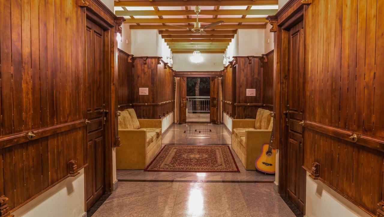 Alappuzha Aramana Holiday Inn מראה חיצוני תמונה