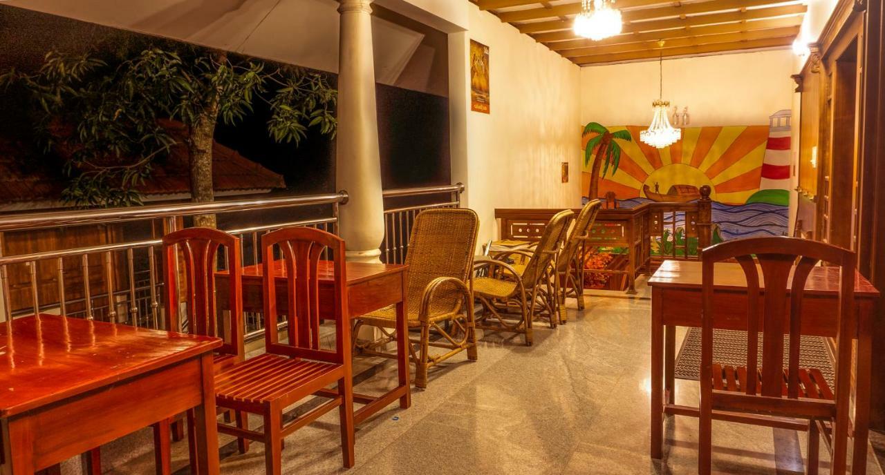Alappuzha Aramana Holiday Inn מראה חיצוני תמונה